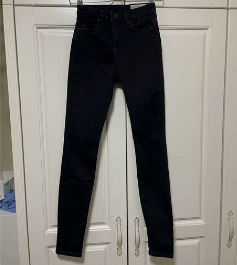 esprit牛仔裤 专柜入，大概洗过六七次...
