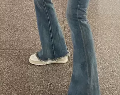春夏胖妹妹显瘦弹力微喇牛仔裤大码修身喇叭裤...