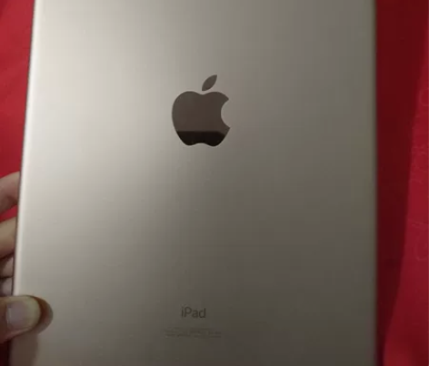 ipad2019WIFI版九九新女生自用高...