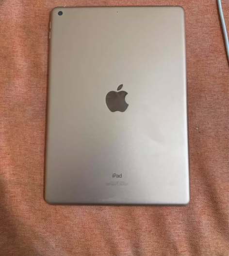iPad 2019   9新以上 内存：1...