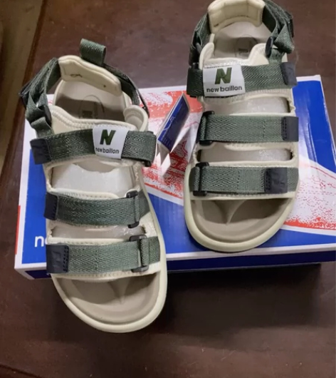 正品亚太新百伦时尚凉鞋，情侣款男女同款全魔...