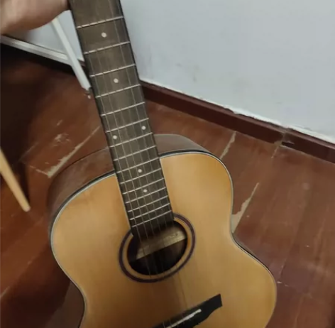 闲置吉他，旅行吉他，天府三街自提 感兴趣的...