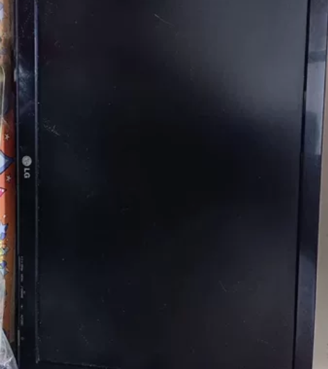 电脑机箱显示屏一共两套显示器长42宽37 ...