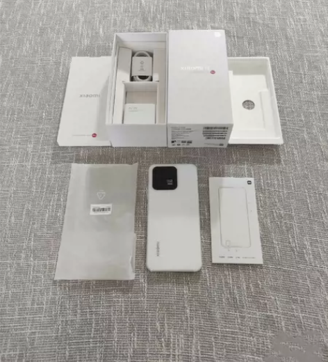 ?5月11号入手的小米13  8+256，...