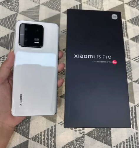 13pro白色国行12G+512G 9.9...