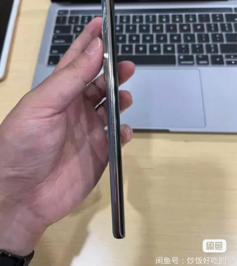 荣耀60几乎全新换苹果手机有喜欢的可以带走...