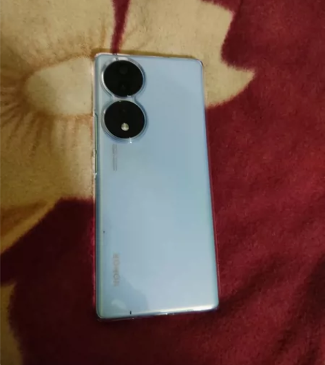 荣耀70  12+256  99新 感兴趣...