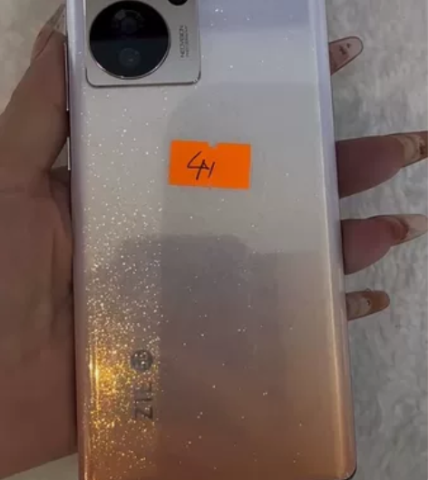 中兴 Axon 40Pro 8?256 完...