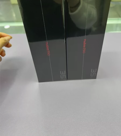 努比亚Z50Ultra 敦煌和黑色12+2...