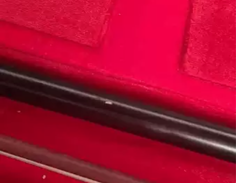 二胡，琴行买的六百多，自己又另买了一个琴盒...