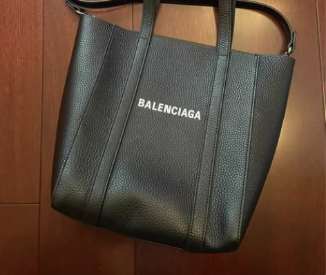 巴黎世家小号推特 五金轻微生锈 品质自己看