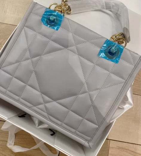 实拍图片懂货的来，迪家新款全羊皮托特、小号...