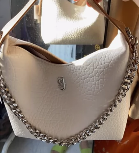 保戴名媛家泡泡纹包包 可手提可斜挎 感兴趣...