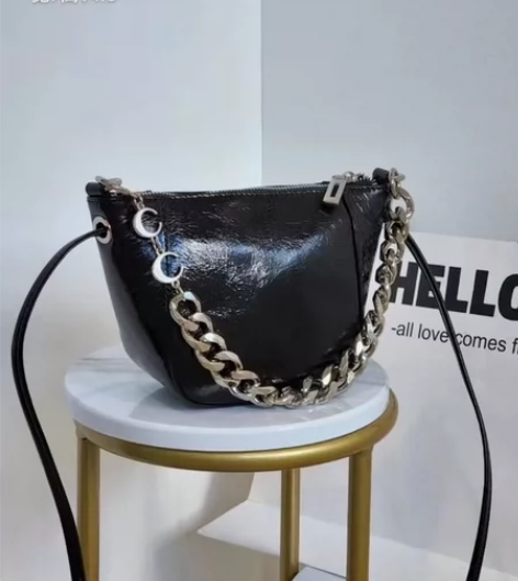 时尚女土牛皮链条包腋下单肩斜挎，全新好价位...