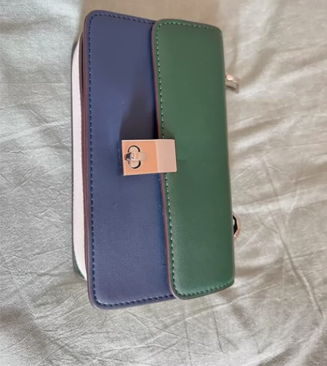 UR斜挎包  有肩带 感兴趣的话点“我想要...