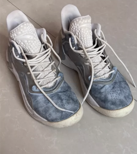 安踏男篮球鞋 44码 安踏线下实体店购入 ...