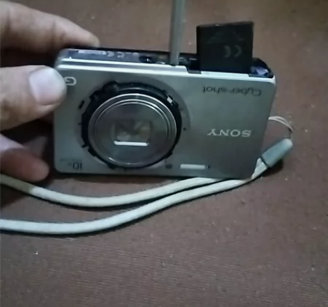 索尼DSC-W690   最后图片上一丁点...