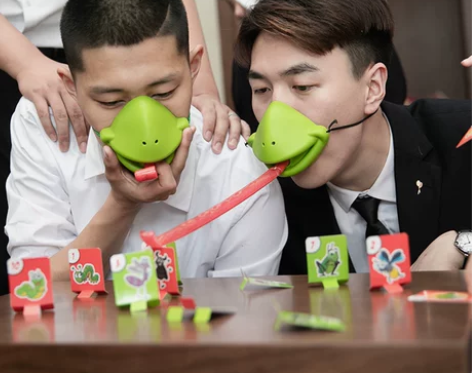 贪吃小蛙青蛙武士游戏道具结婚整蛊新郎伴郎用...