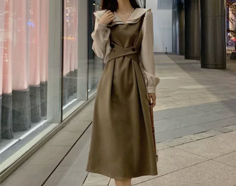 2022春季新款长袖连衣裙别致设计感小众法...