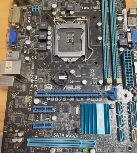 三块主板，一体机主板两个，一个带U不开机，...