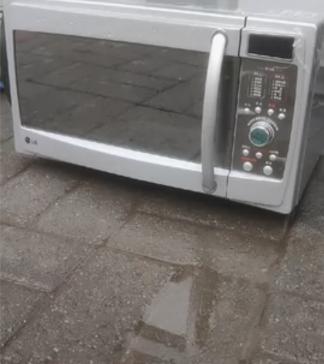 LG微波炉八成新 感兴趣的话点“我想要”和...