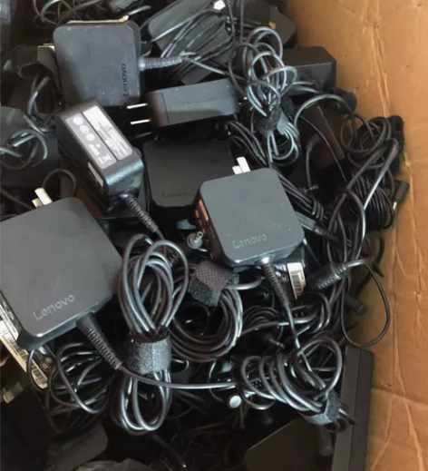 二手联想小新65w小口电源适配器20v3....