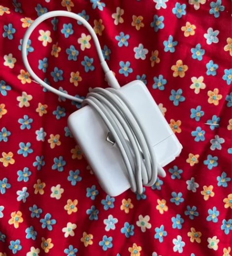 个人闲置，61瓦苹果Macbook pro...