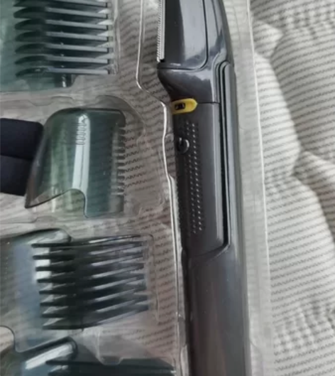 电动理发器 配件齐全，用过一次闲置几乎全新...