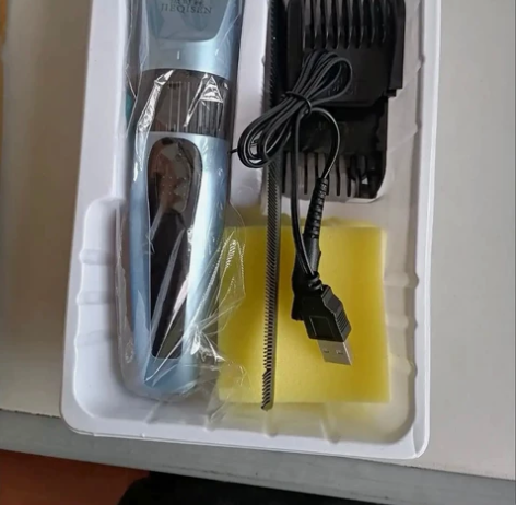 理发店不干了全新清仓处理一批电推子理发器电推剪剃头刀电动推子... 理发店不干了全新清仓处理一批电推子理发器电推剪剃头刀电动推子...