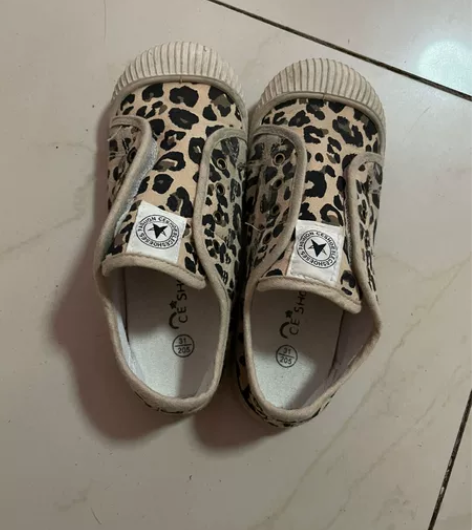 帆布鞋，女童，31码，没穿几次，刷一下就好...