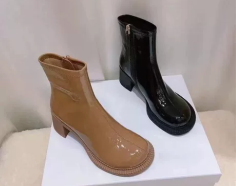 玛丽珍短靴女时尚大头娃娃鞋学院日系粗跟靴子...