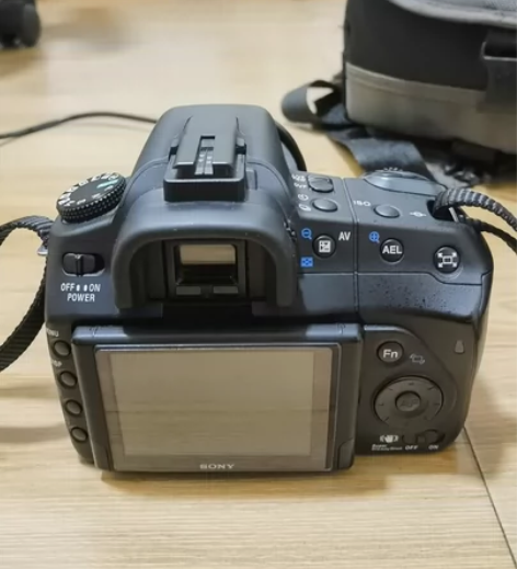 低价出索尼单反相机机 感兴趣的话点“我想要...