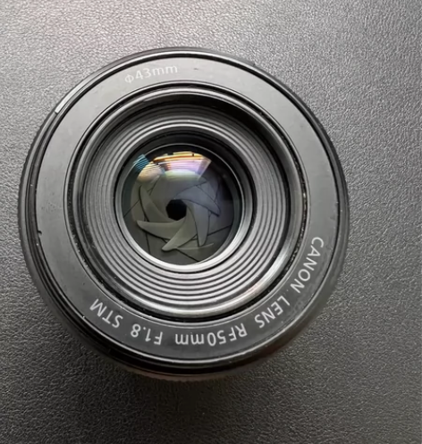 京东买的rf50 1.8镜头，盒子扔了，带...