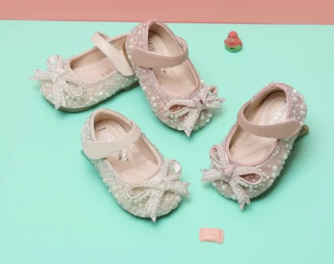 女宝宝鞋公主鞋软底学步，九成新，买来拍照穿...