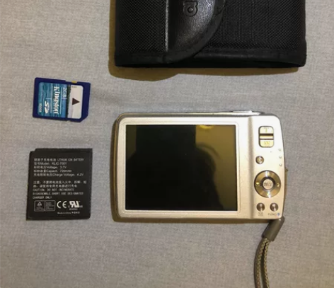 最近很火的CCD相机 10年的机子， 内存...