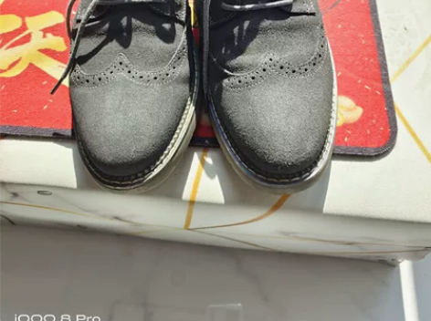 骆驼牌布洛克雕花翻毛皮鞋 9.8成新，鞋底...