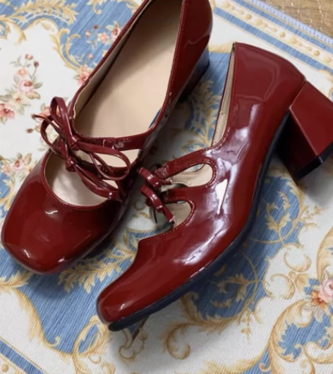 双带蝴蝶结法式复古玛丽珍鞋粗跟小 红鞋lo...