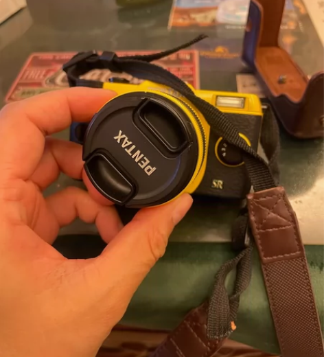 宾得Q相机，几乎全新，配两个电池和充电器，...