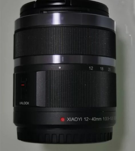 小蚁12—40自动变焦镜头一只，自用两个月...