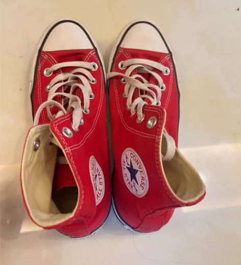 穿了两天没洗过 不议价 鞋子很新 感兴趣的...