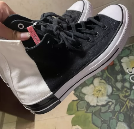 高帮匡威帆布鞋，黑白的，42.5码 感兴趣...