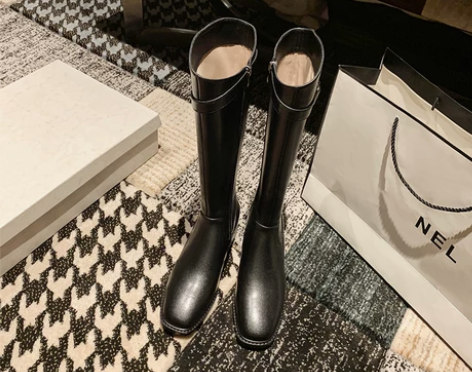 一力米灰2020秋冬季新款直筒真皮方头粗跟...