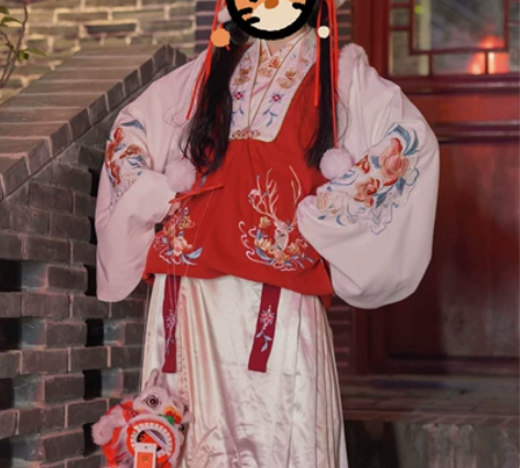 耀春林间鹿汉服新年 仅穿一次～S码 爽快送...