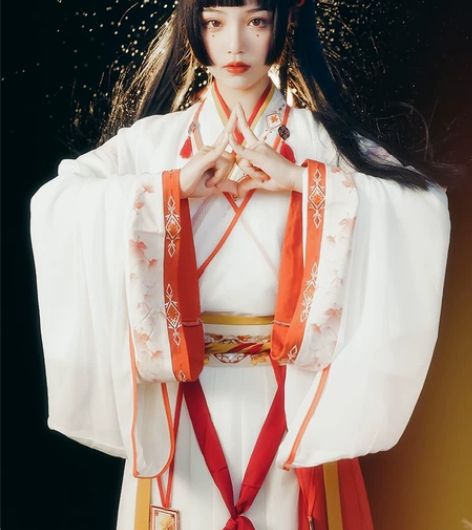 神明少女，S码，直出 不单出衣服，至少和假...