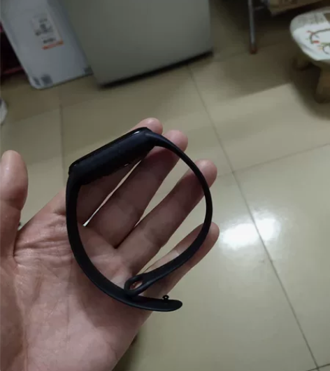 小米手环5,淘宝小米官方旗舰店买的,买回来...
