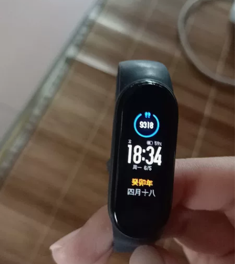 小米手环5NFC不想要了，功能正常 屏幕有...
