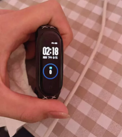 小米手环5NFC版 轻度续航七到十天 重度...