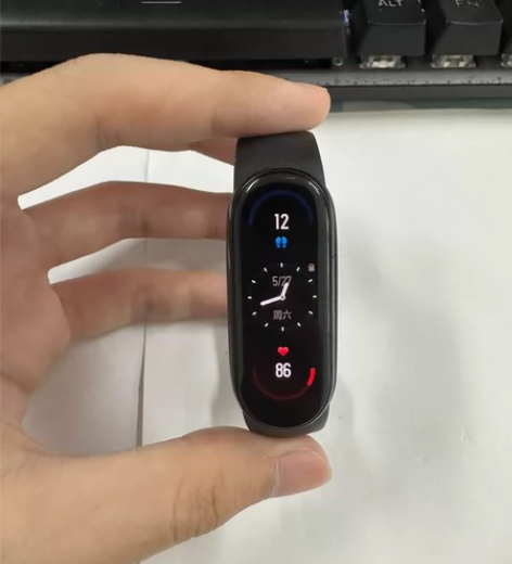 小米手环6NFC版，外观成色9新，屏幕有小...