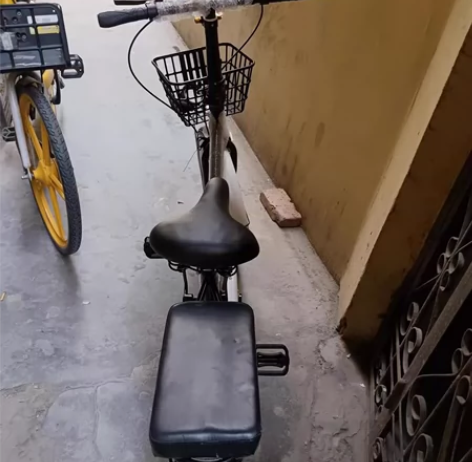 可以折叠的自行车， 刚买没多久，就骑了一次...