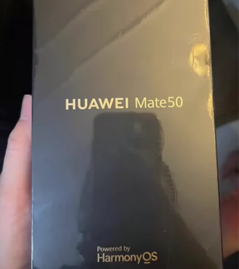 华为mate50/120G耀金黑色，全新未...